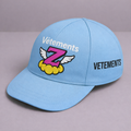 Casquette bleu clair